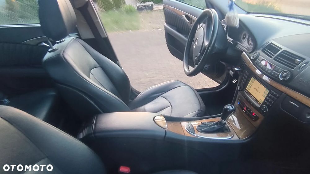 Mercedes-Benz Klasa E 320 CDI 7G-TRONIC Avantgarde BusinessEDITION - 34