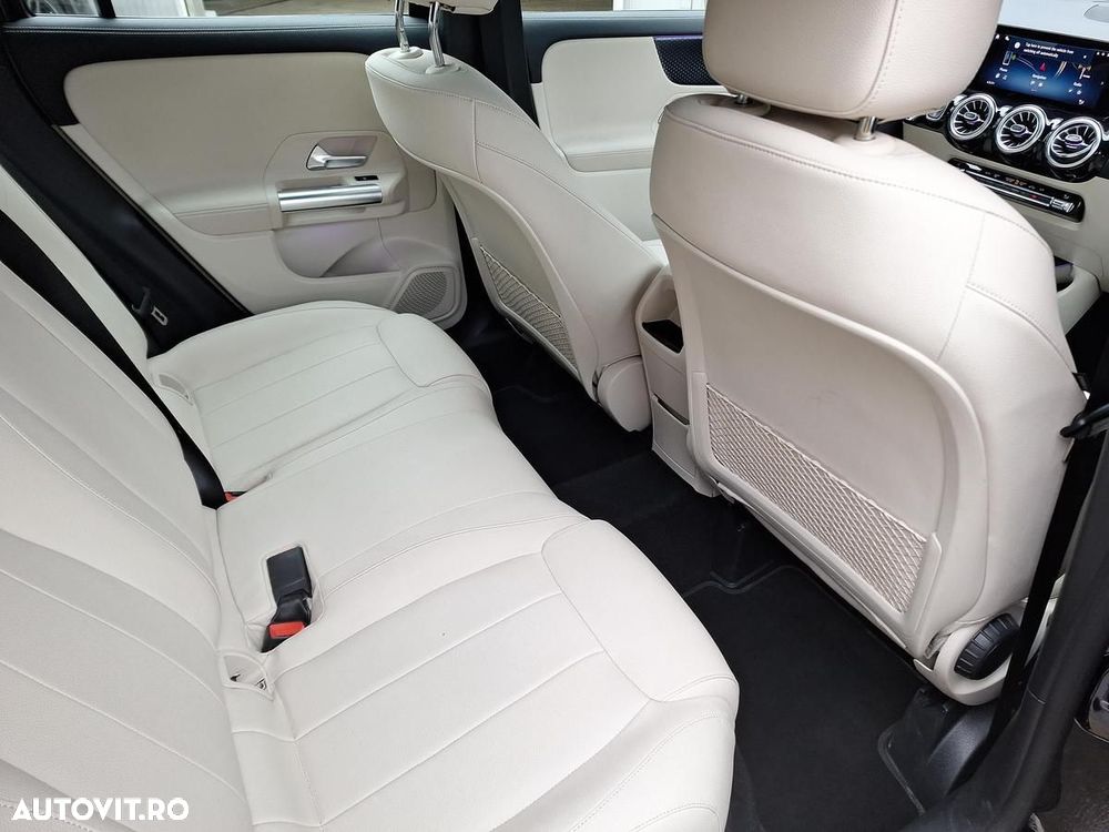 Mercedes-Benz GLA - 14