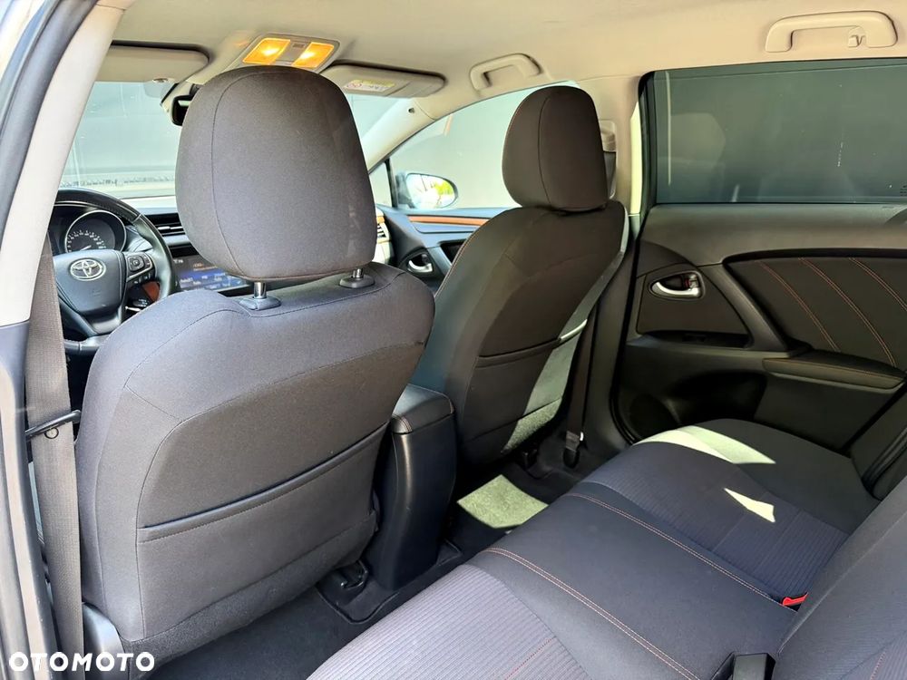 Toyota Avensis - 15
