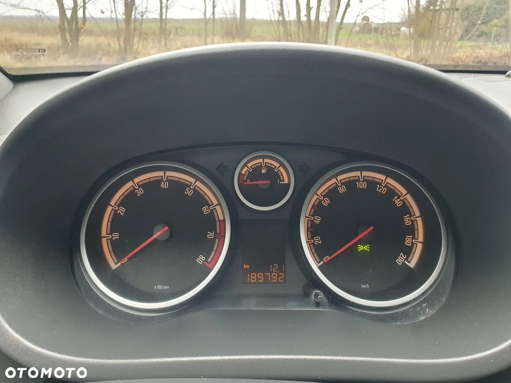Opel Corsa 1.4 16V Edition - 13