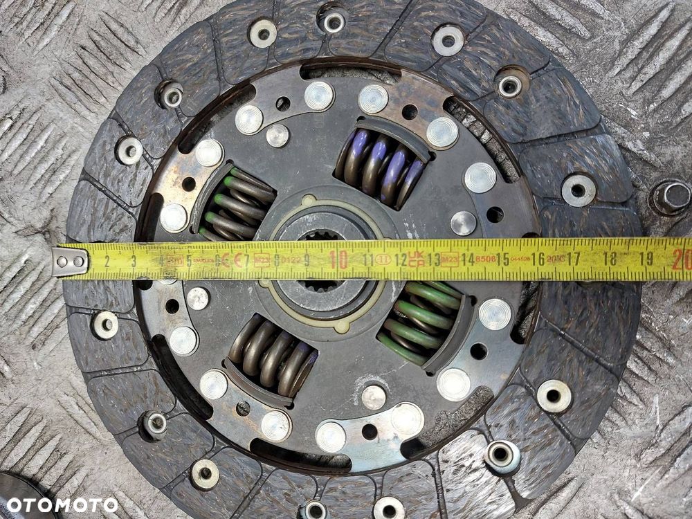 SPRZĘGŁO TARCZA + DOCISK + ŁOŻYSKO OPOROWE AGILA A 1.2 16V - 8