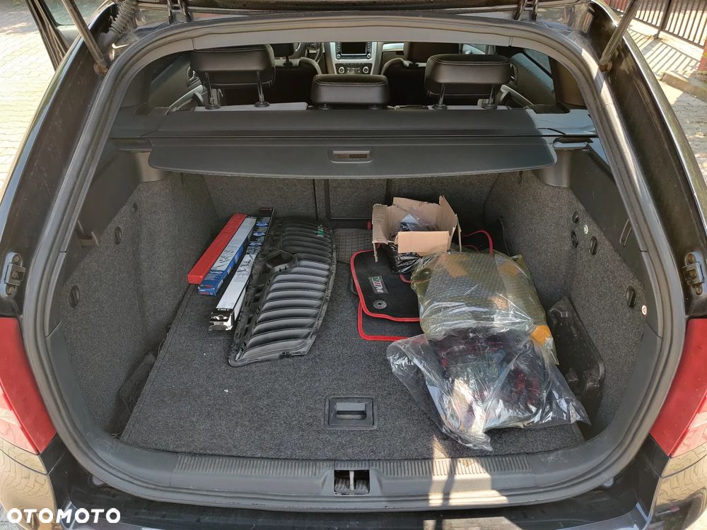 Skoda Octavia 2.0 TDI DPF DSG RS - 11
