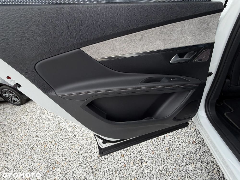 Peugeot 5008 PureTech 180 EAT8 Stop & Start GT - 27