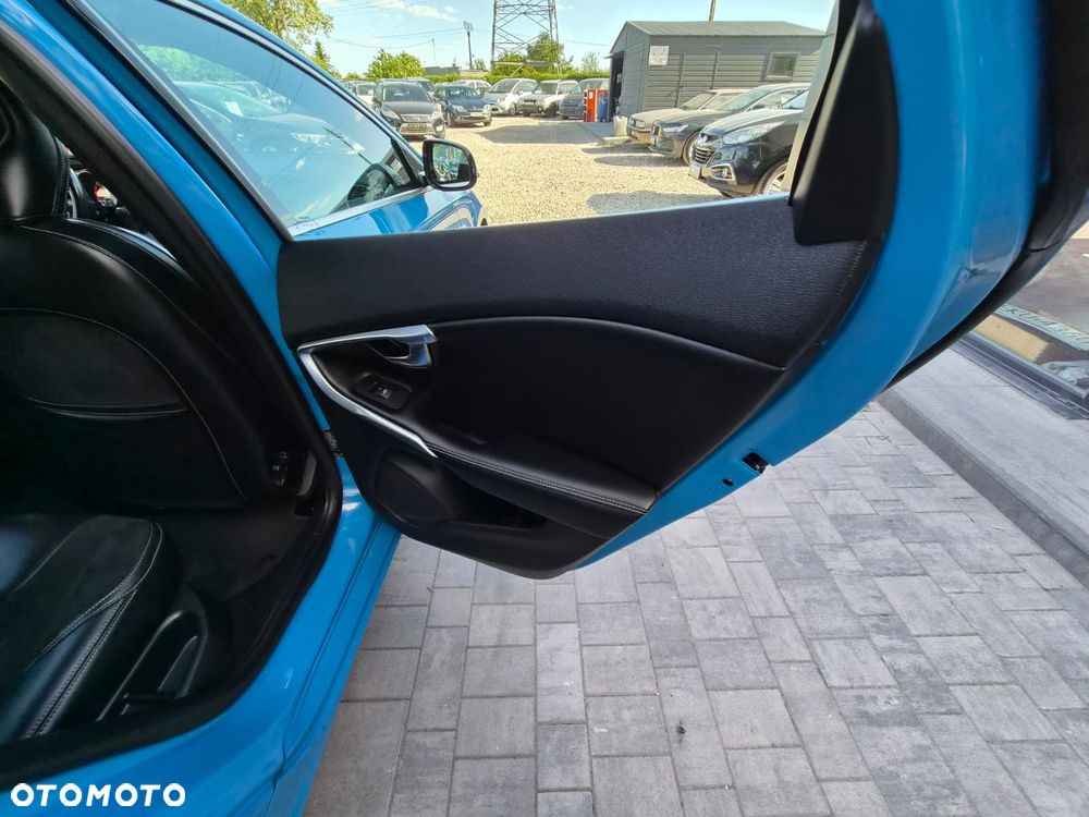Volvo V40 D4 Kinetic - 23
