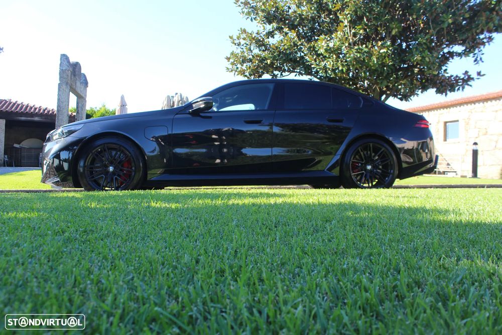 BMW M5 xDrive - 3
