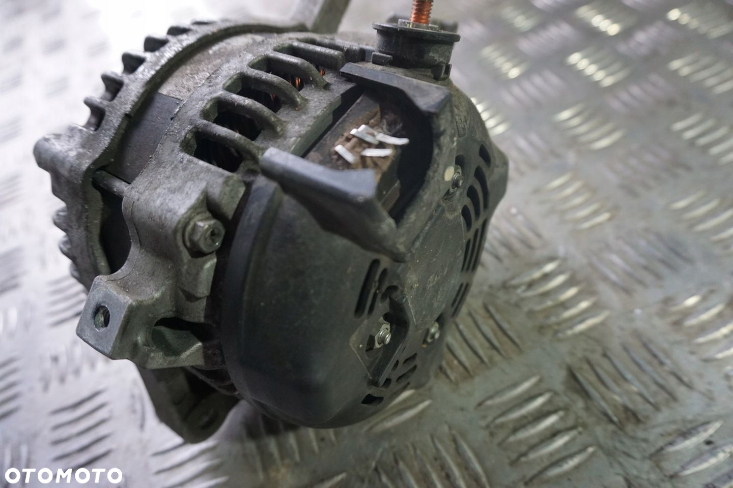 ALTERNATOR 1,33 BENZYNA TOYOTA AURIS 06-12 - 4