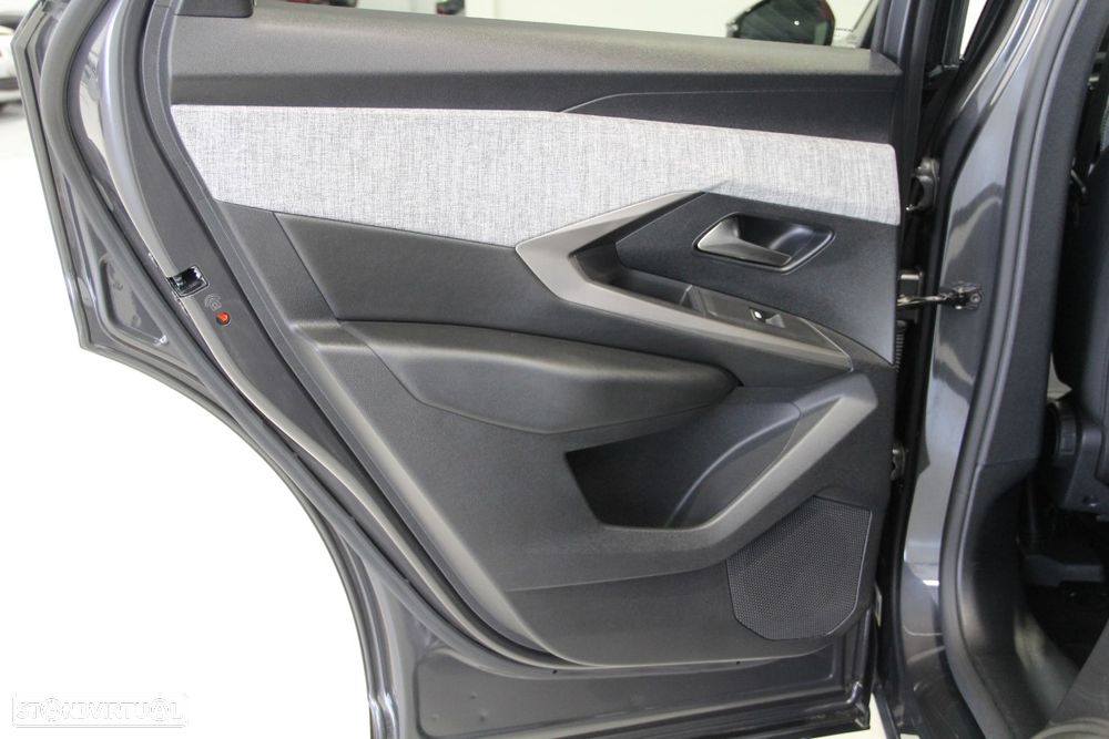 Peugeot 3008 1.2 Hybrid Allure e-DCS6 - 25