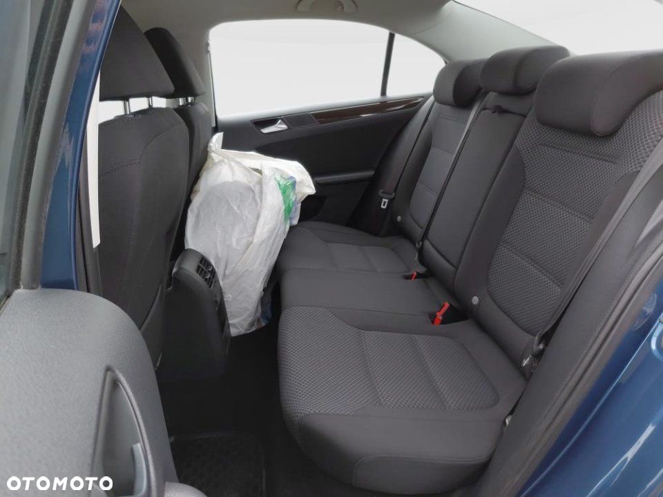 Volkswagen Jetta - 10