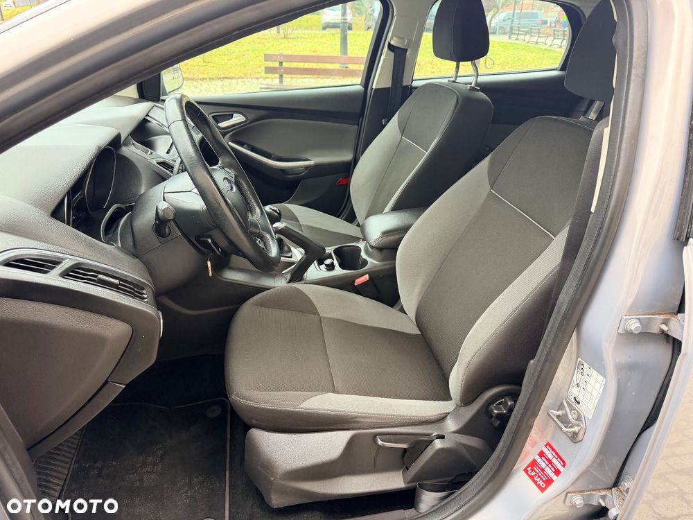 Ford Focus 1.6 Trend - 38