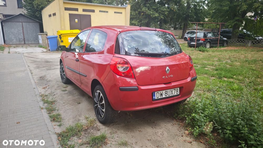 Renault Clio 1.5 dCi Expression - 8