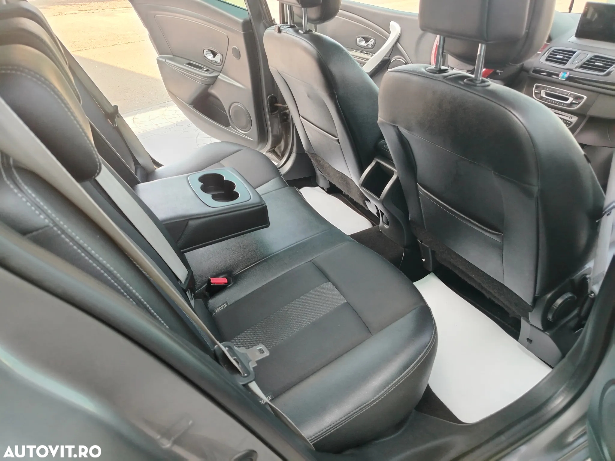 Renault Megane Grandtour TCe 130 Bose Edition - 25