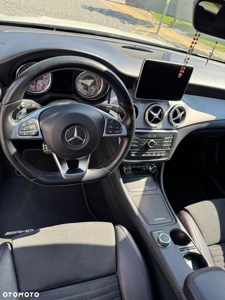 Mercedes-Benz CLA 200 (CDI) d 4-Matic AMG Line - 12