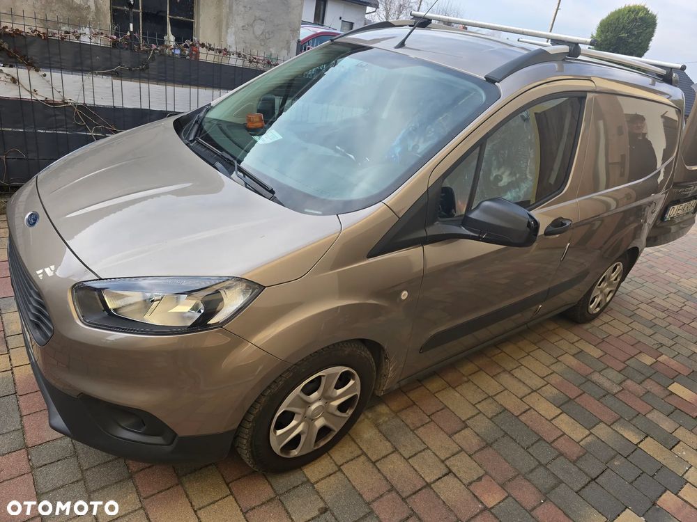 Ford Transit Courier Ambiente - 2