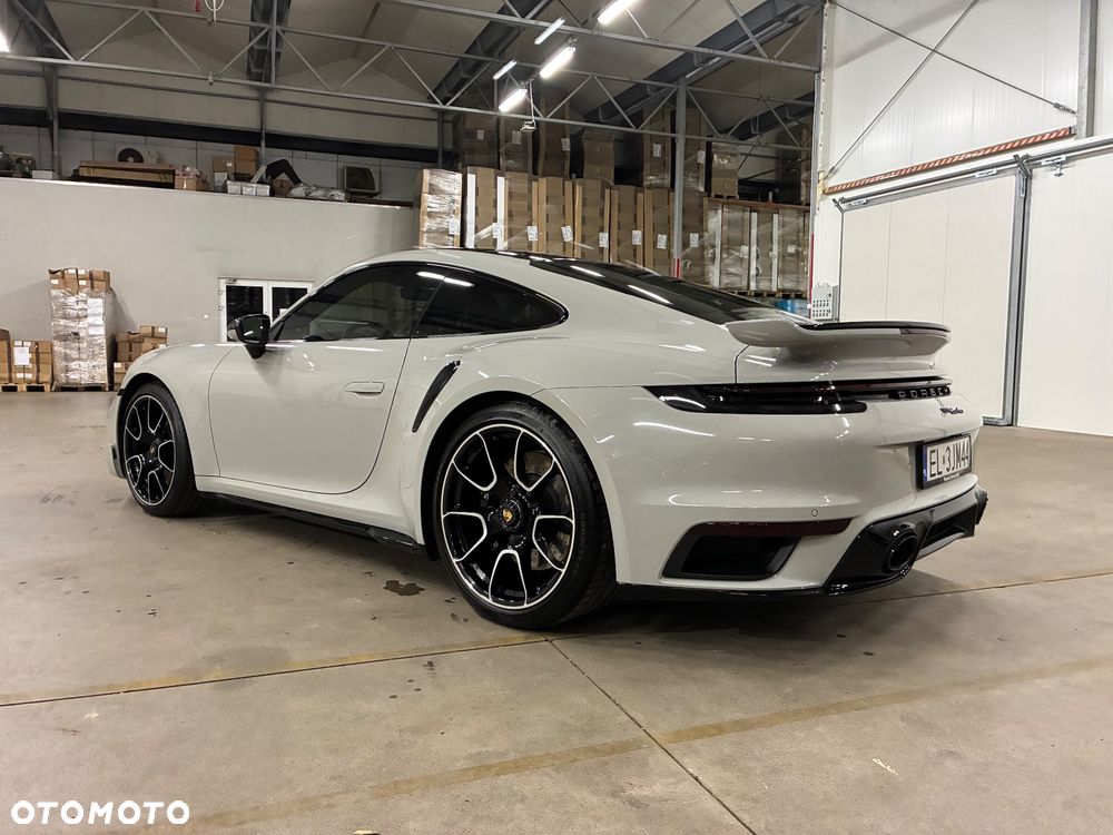 Porsche 911 Turbo - 4