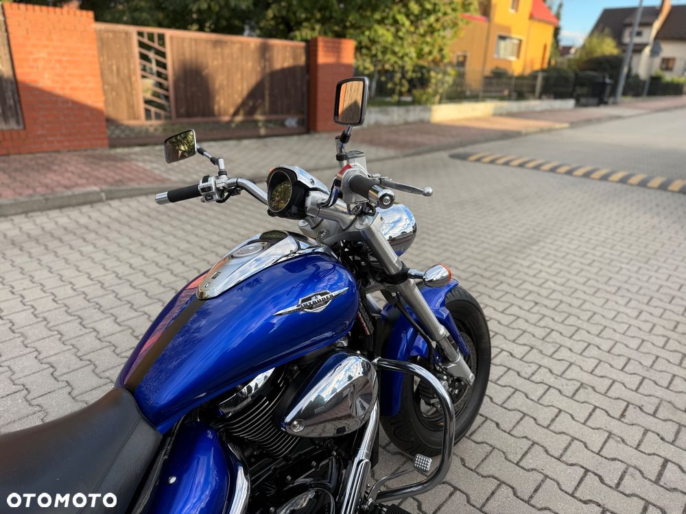 Suzuki Intruder - 12