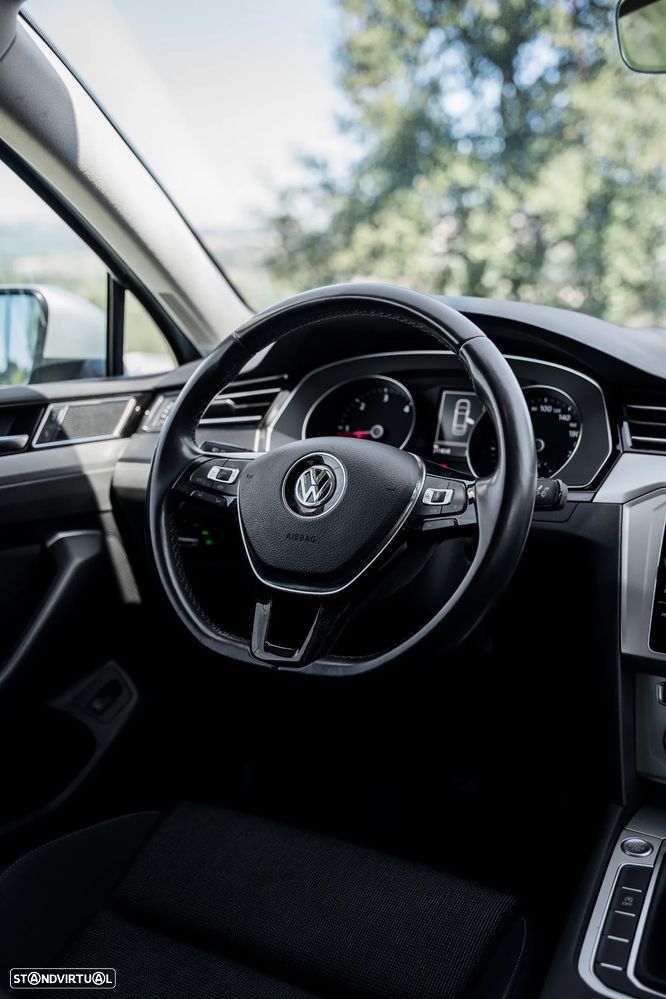 VW Passat 2.0 TDI Highline - 20