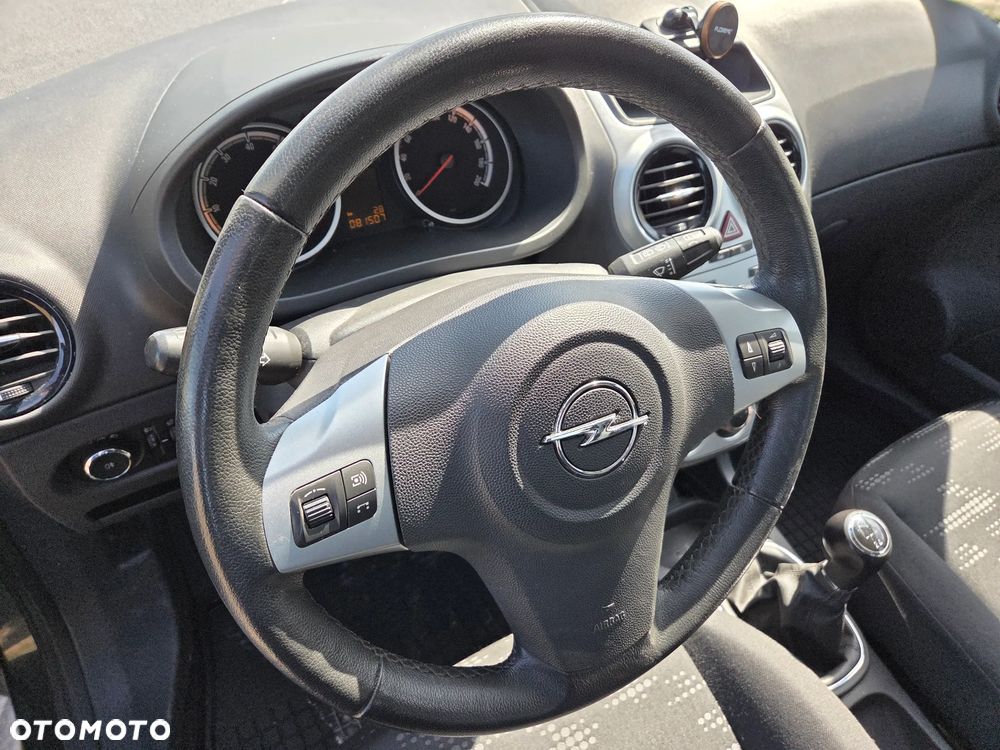 Opel Corsa 1.4 16V Cosmo - 6