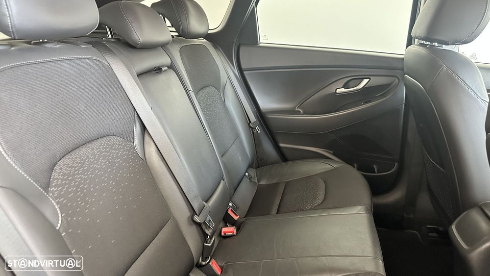 Hyundai i30 1.6 CRDI Blue Comfort AC Auto+J17 - 15