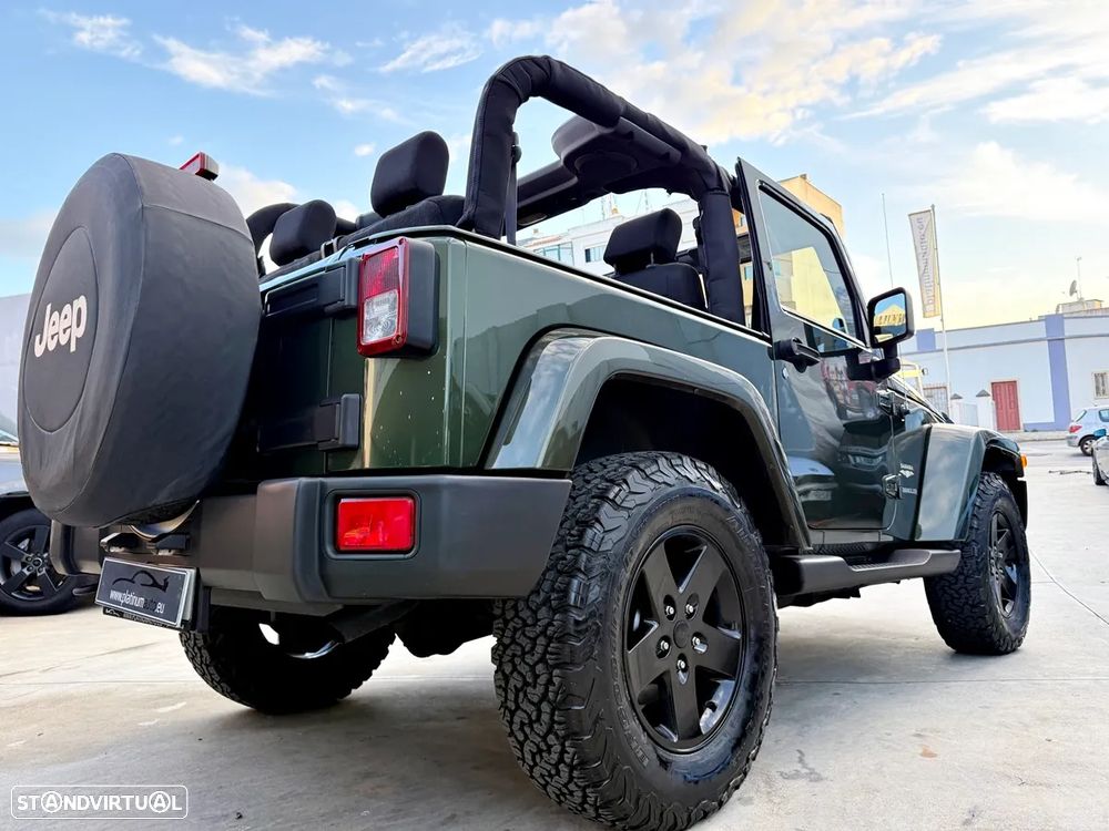 Jeep Wrangler 2.8 CRD ATX Sport - 38