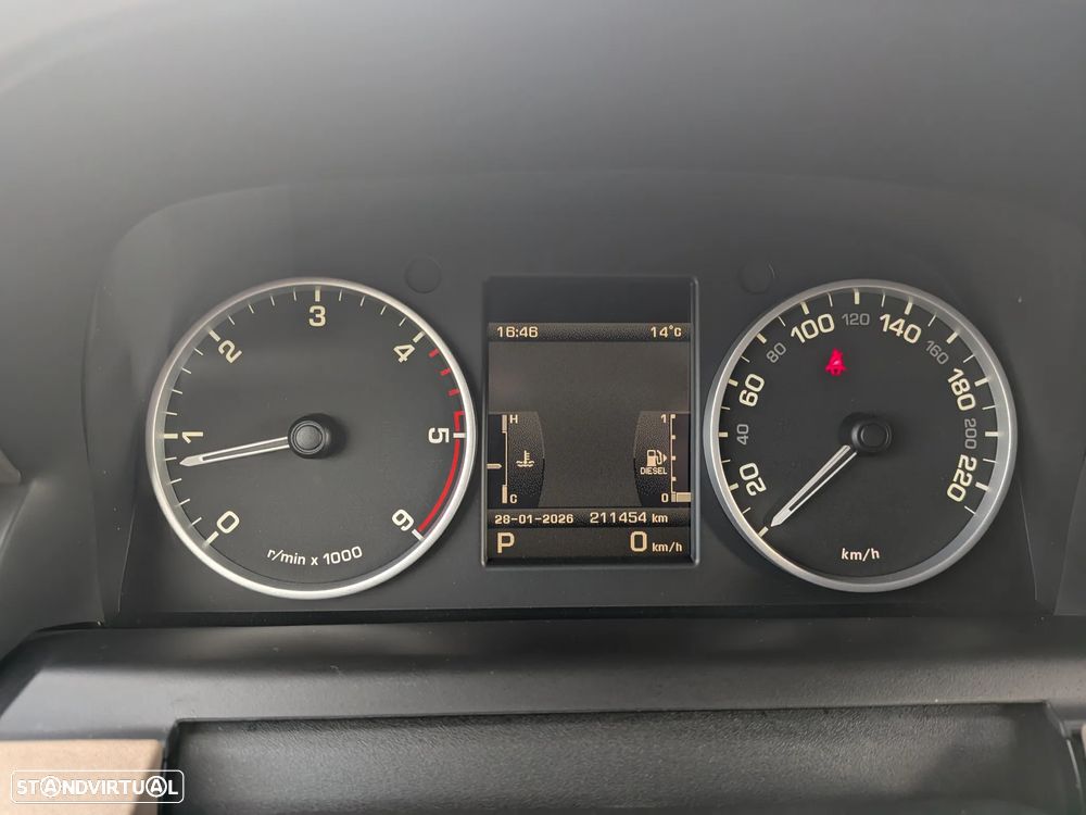 Land Rover Discovery 3.0 TD V6 HSE - 5