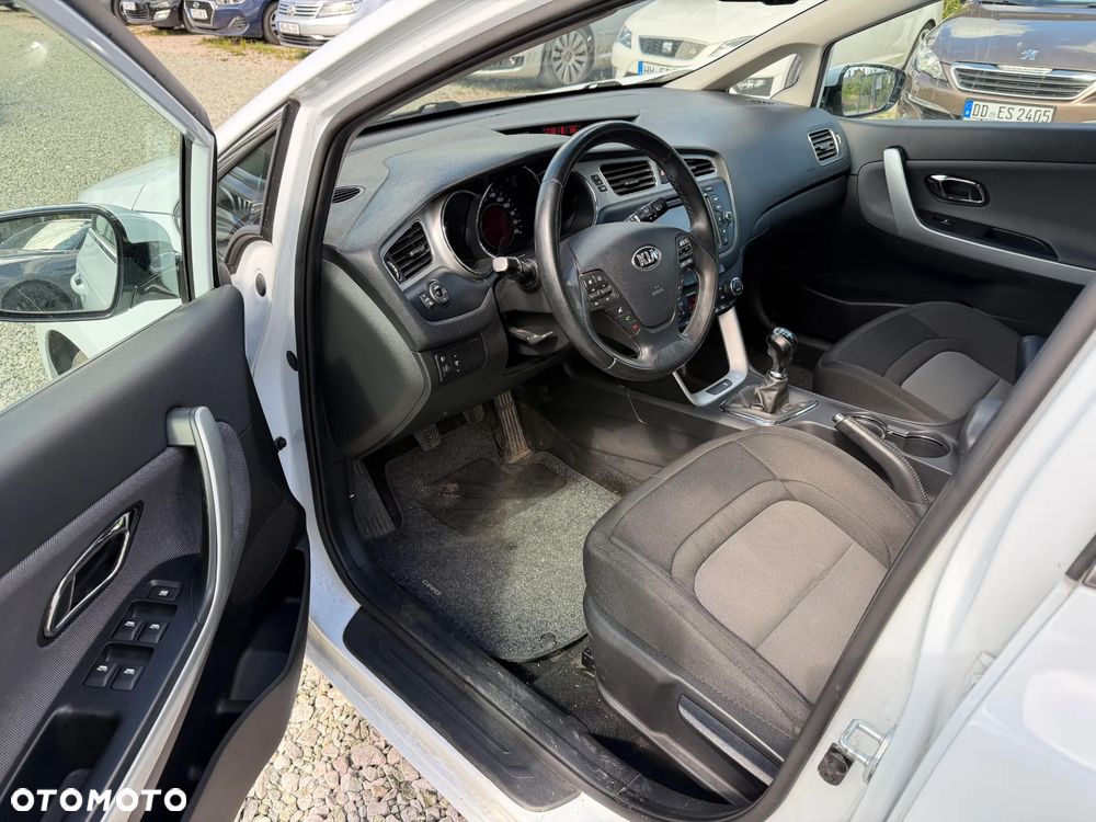 Kia Ceed 1.6 CRDi Smart - 24