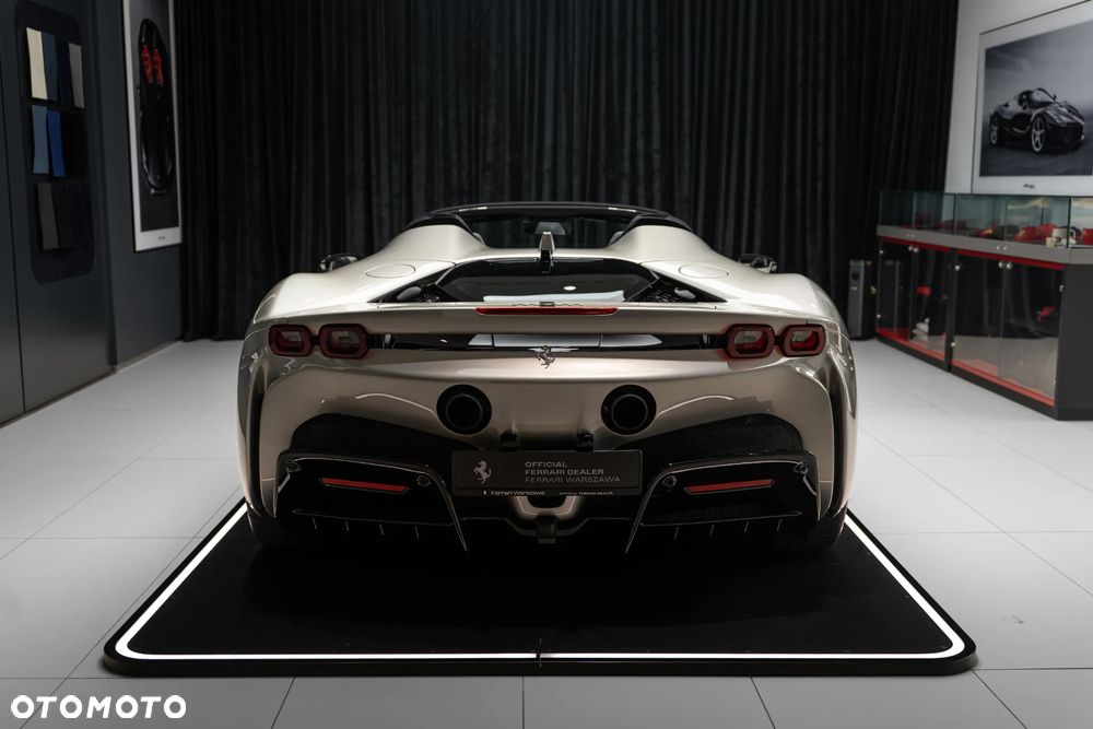 Ferrari SF90 Spider - 34