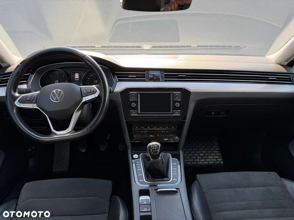 Volkswagen Passat 2.0 TDI EVO Elegance - 25