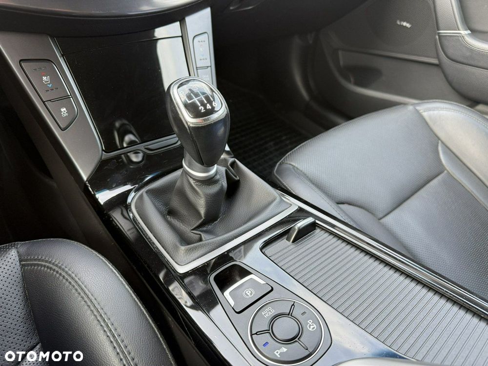 Hyundai i40 Kombi 1.7 CRDi Premium - 32