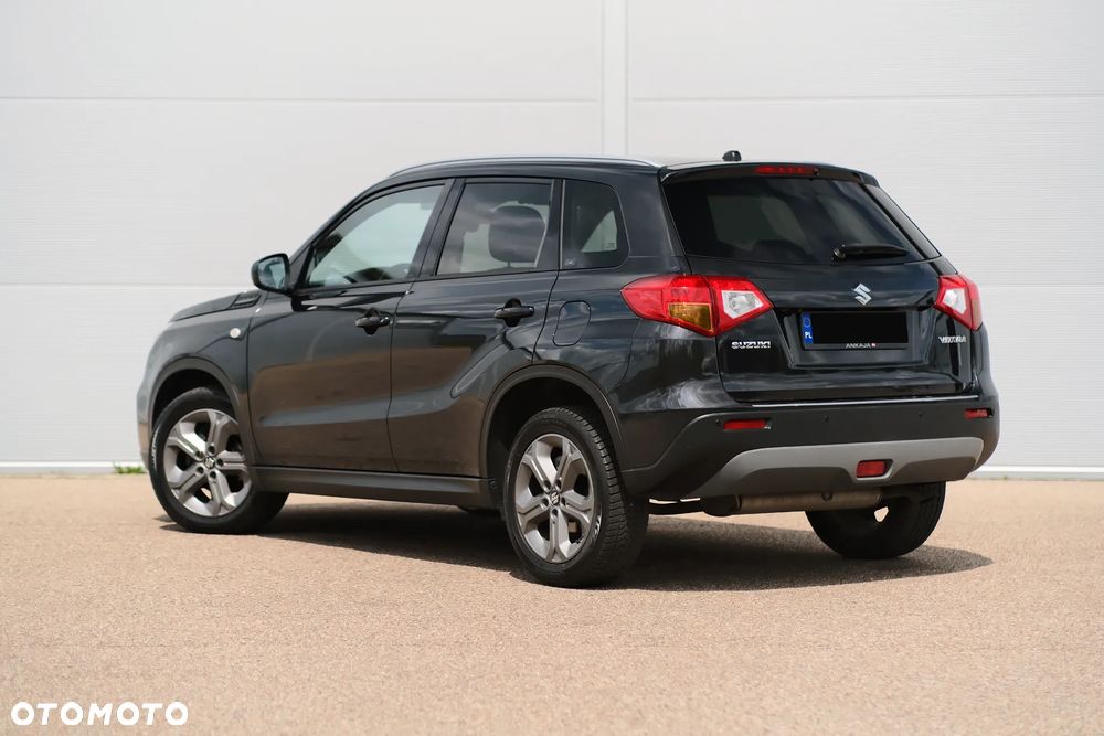 Suzuki Vitara 1.6 Comfort 2WD - 12