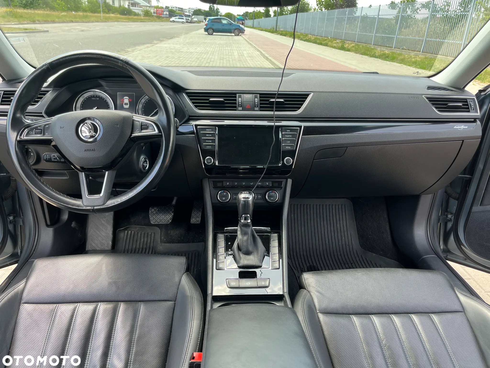 Skoda Superb 2.0 TDI 4x4 L&K DSG - 16