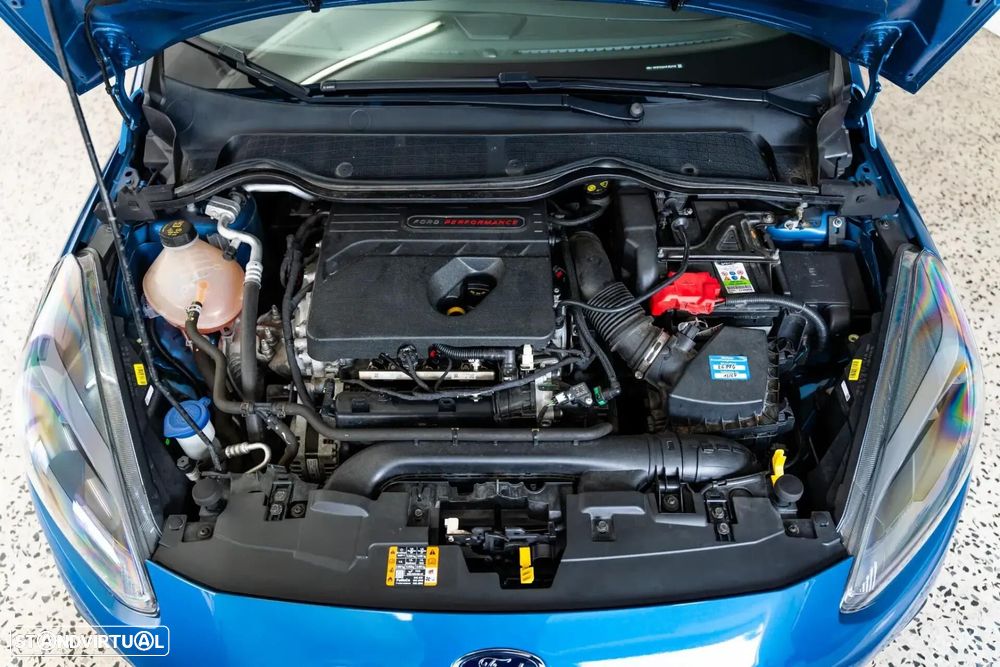 Ford Fiesta 1.5 EcoBoost S&S c/ Pack Pele Exclusiva ST - 20
