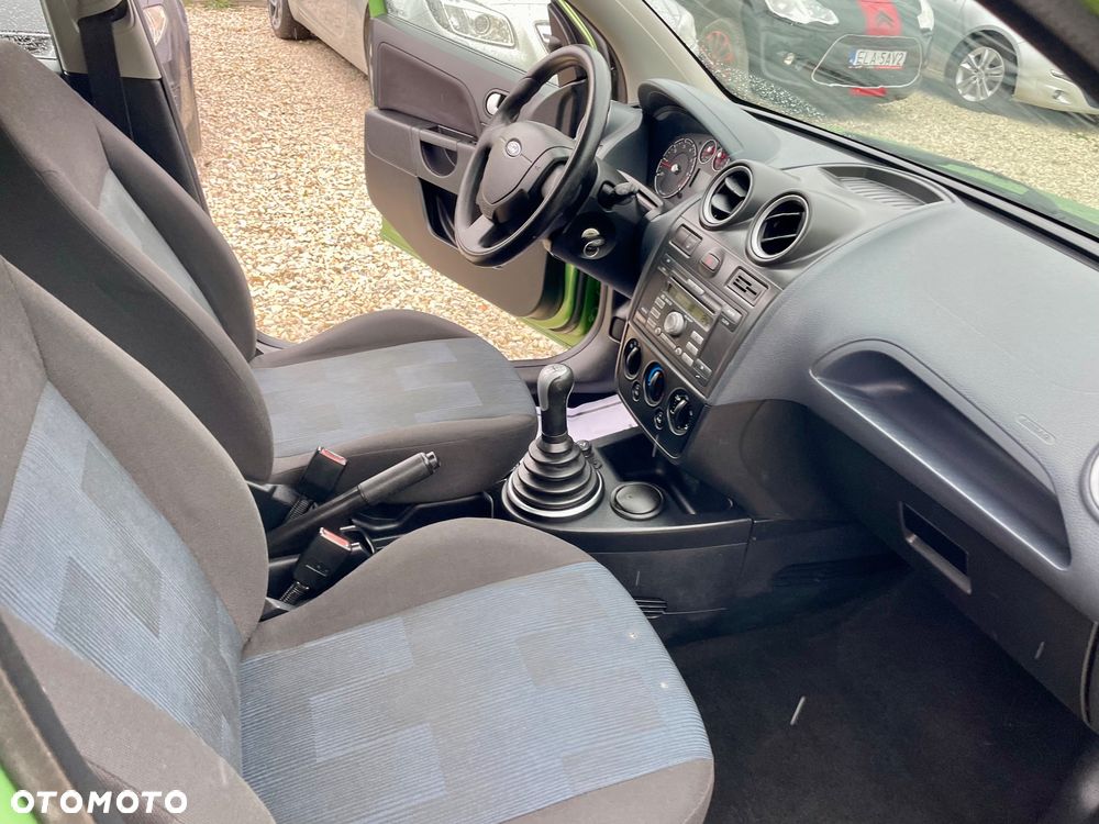 Ford Fiesta - 31