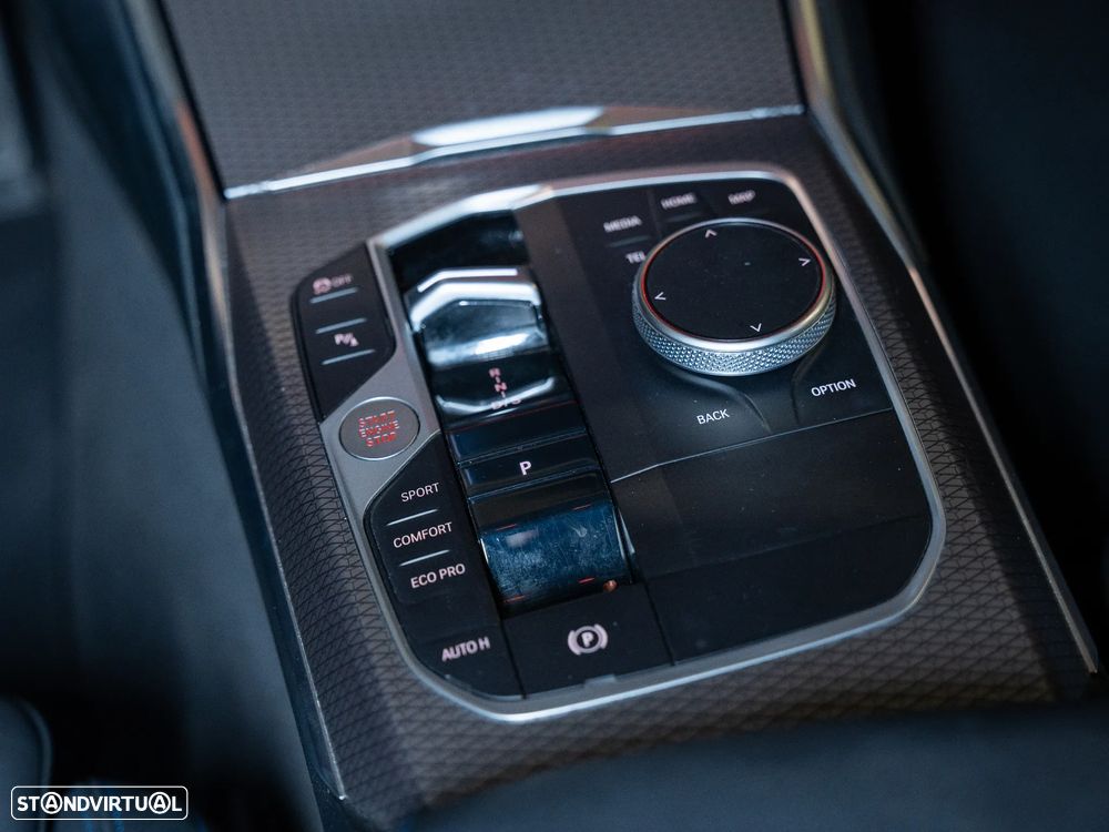 BMW 320 d Pack Desportivo M Auto - 13