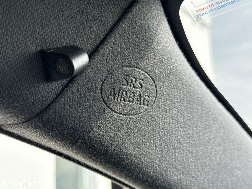 Toyota Corolla 2.0 Hybrid Comfort - 23