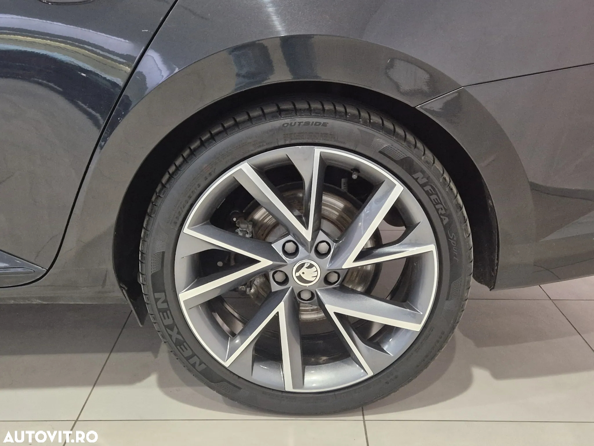 Skoda Superb Combi 2.0 TDI 4X4 DSG Sportline - 10