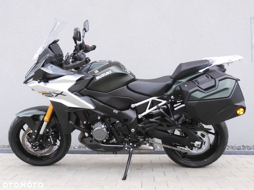 Suzuki GSX - 36
