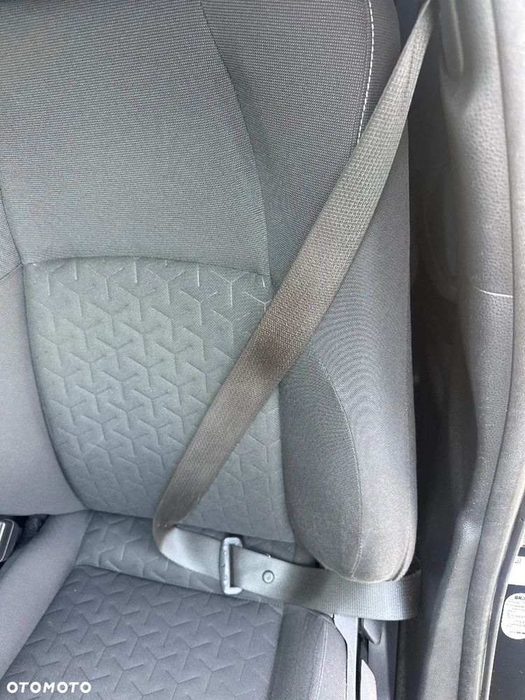 Toyota Corolla - 12