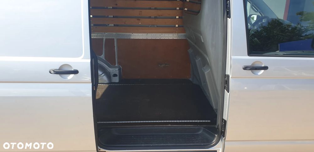 Volkswagen Transporter - 10
