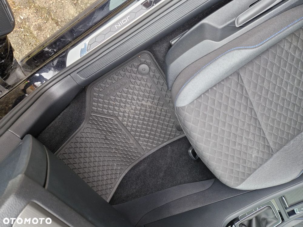 Volkswagen Golf - 18