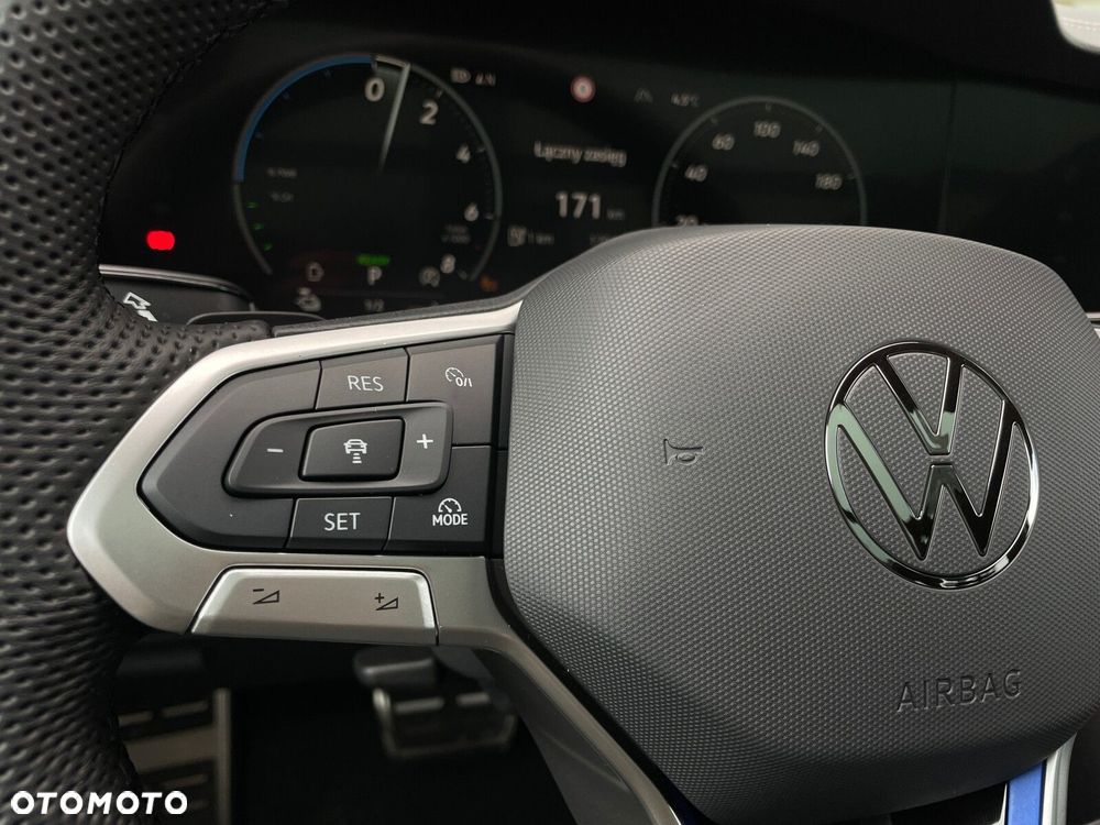 Volkswagen Touareg - 18