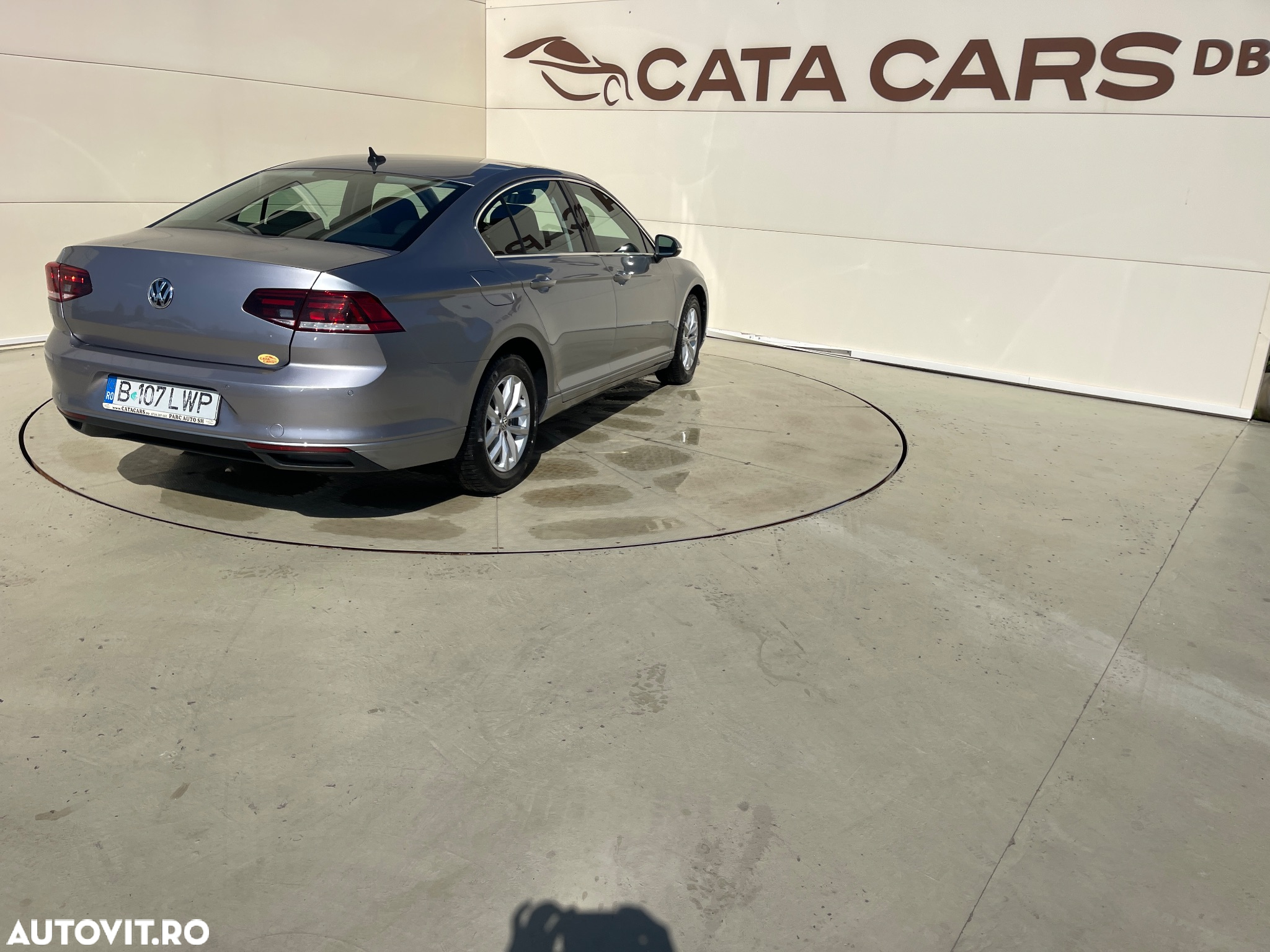 Volkswagen Passat - 15