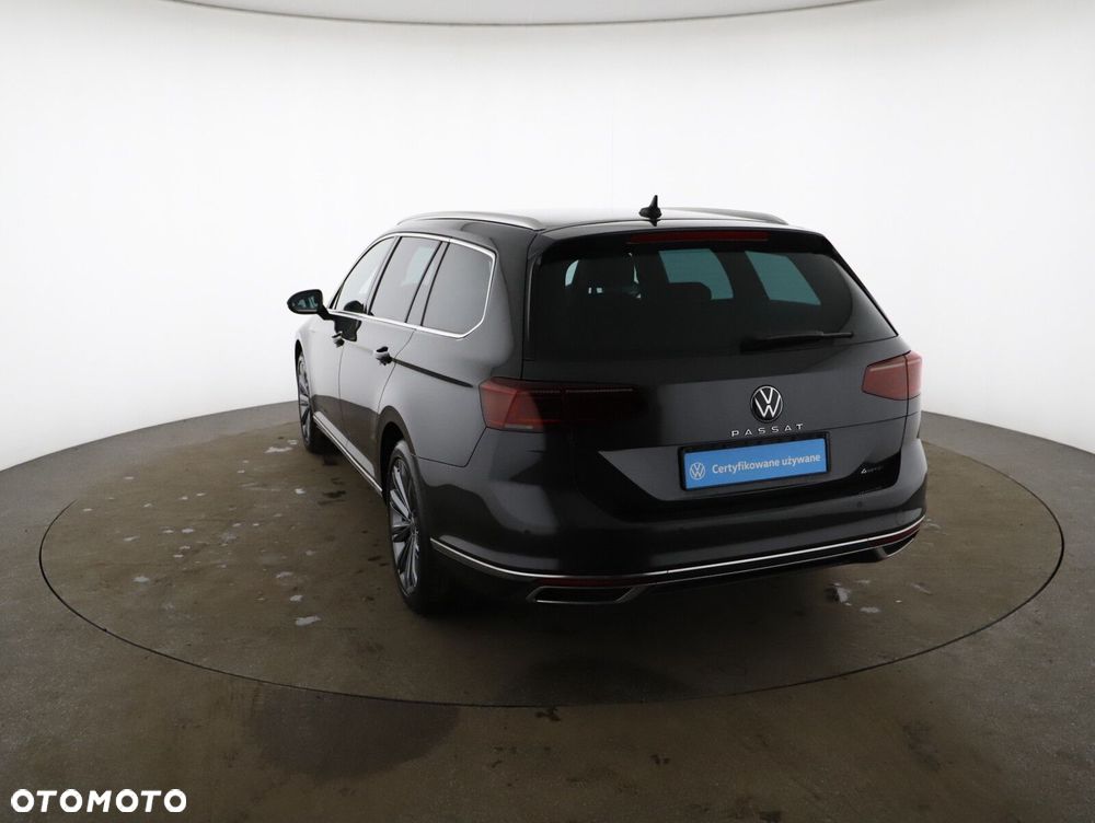 Volkswagen Passat - 25