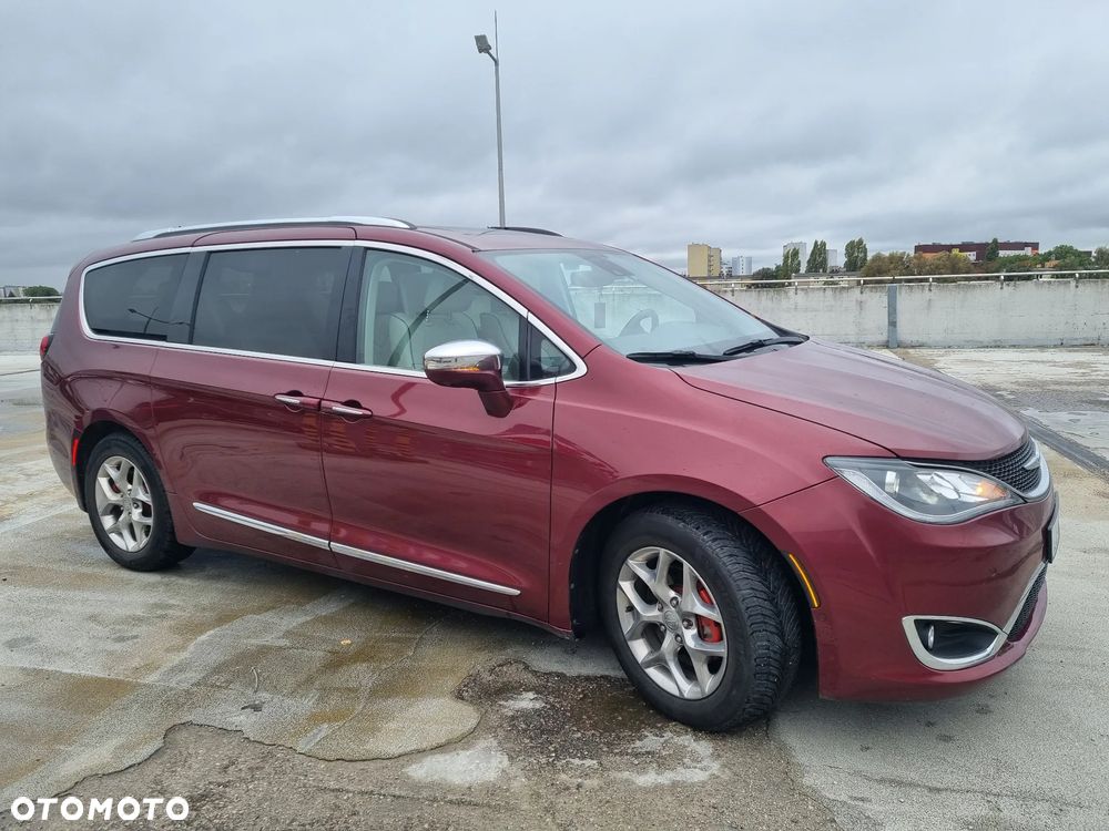 Chrysler Pacifica - 5