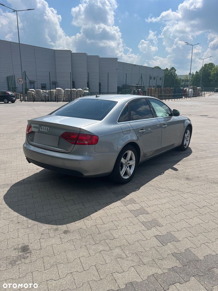 Audi A4 Limousine - 9