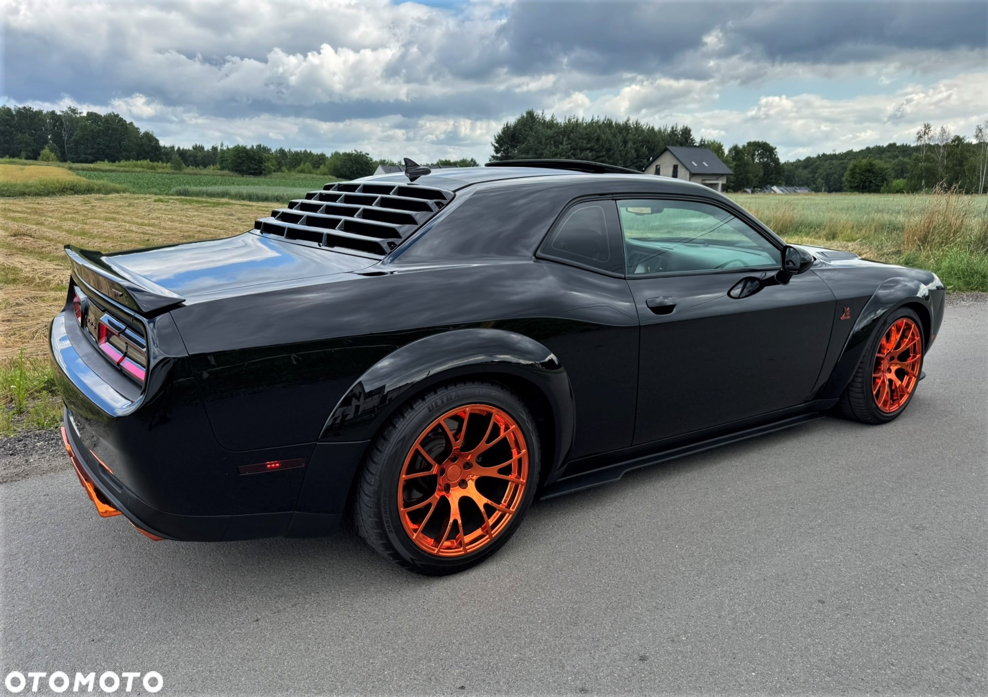 Dodge Challenger - 4