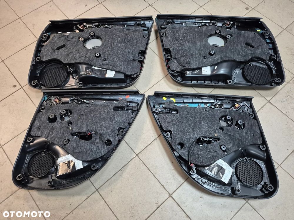 Boczki Drzwi Komplet Audi A3 8V - 7