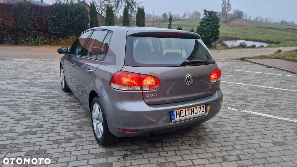 Volkswagen Golf - 10