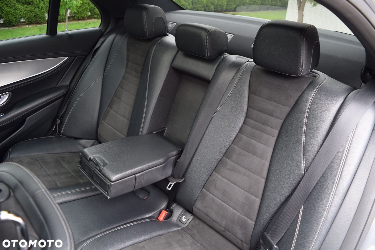 Mercedes-Benz Klasa E 220 d 9G-TRONIC - 26