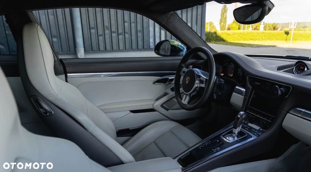 Porsche 911 Carrera S PDK - 25