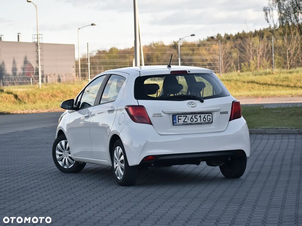 Toyota Yaris 1.0 Active EU6 - 8